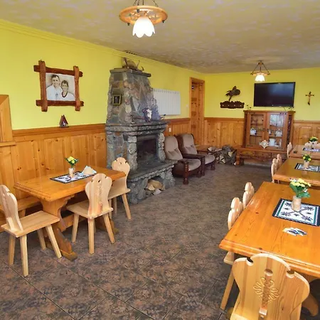 Pod Gorcami Waksmund